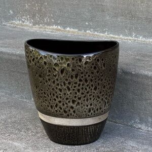 TJ MAXX RIBBED VASE/ CERAMIC, RIBBED, MULTI-COLORED/ HOME DECOR